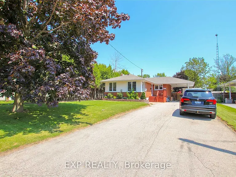805 Glengrove St — Photo 2