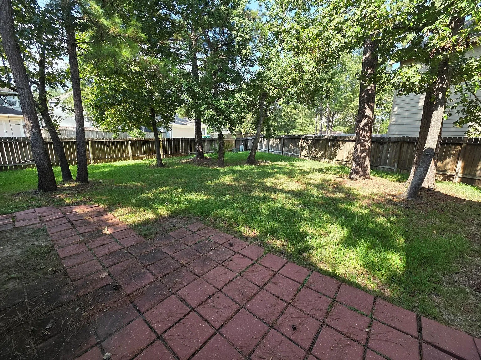 4 bed, 2.5 bath, 2490 sqft, $3,500 — Photo 4
