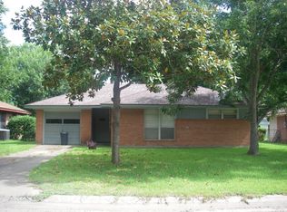 1025 Meadowlane St, Angleton, TX 77515