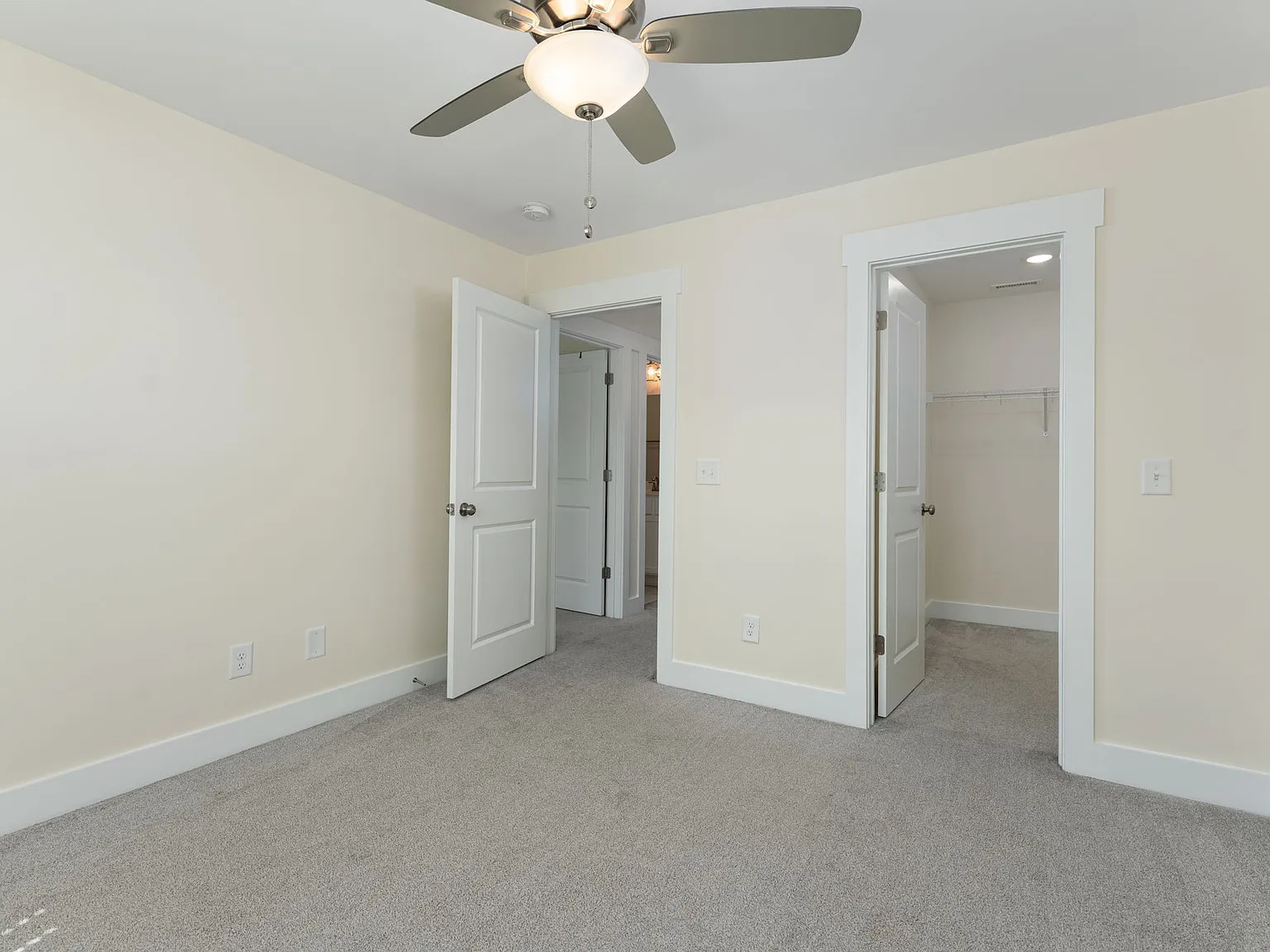 4740 Siddons Drive - 1 — Photo 4