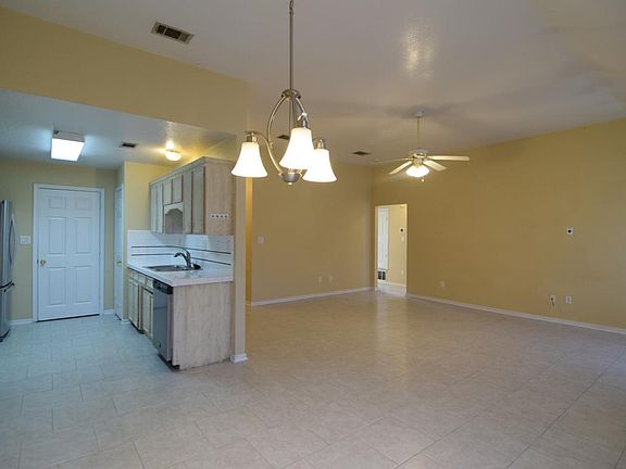 4th image of 3803 Littlerock Dr