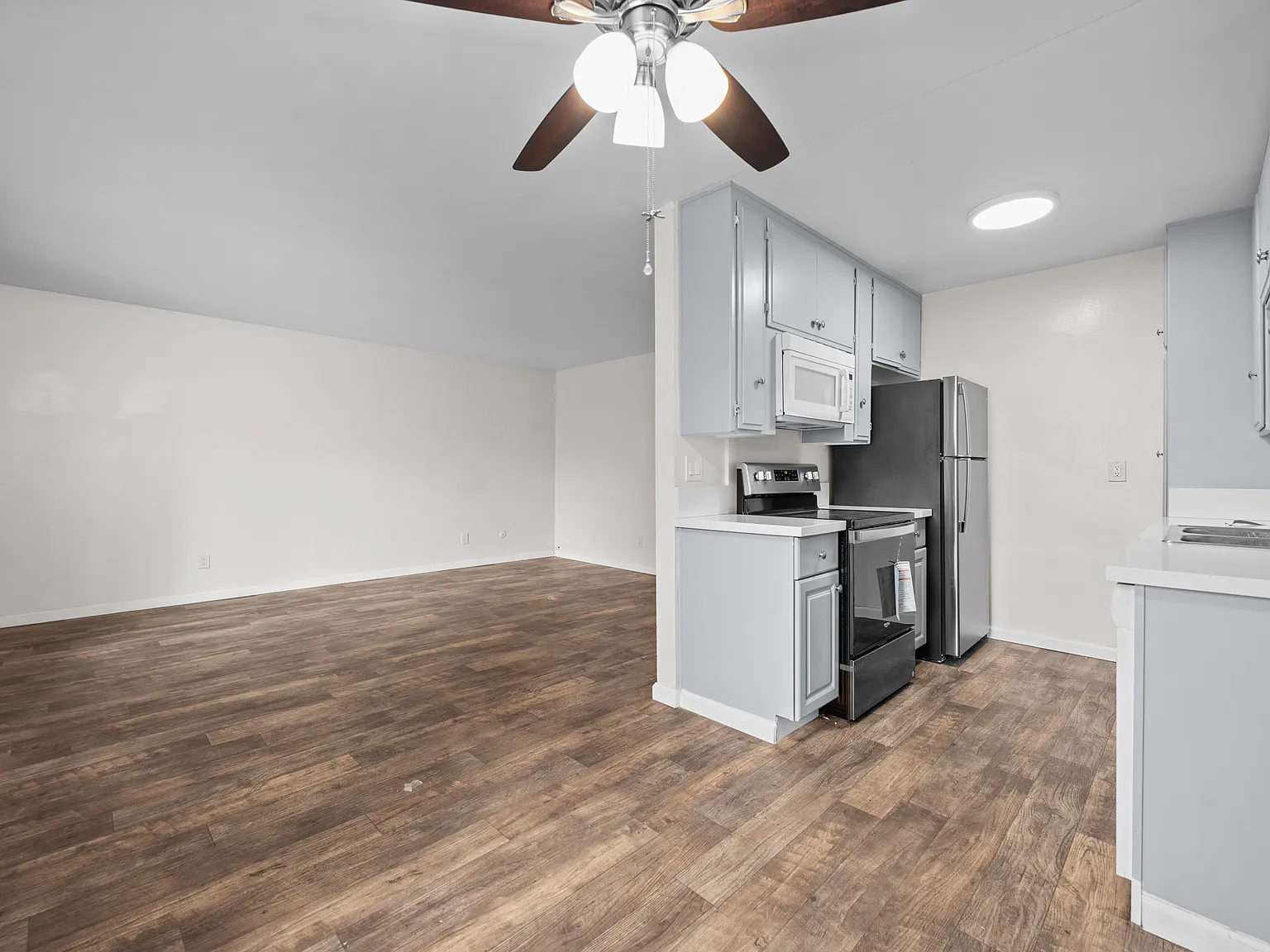 2 bed, 795 sqft, $2,095 — Photo 2