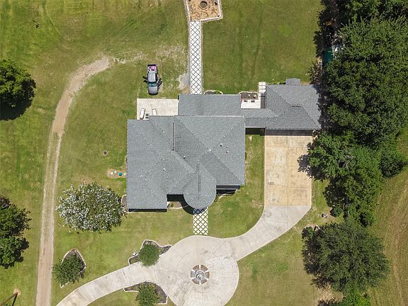5th image of 1024 Colibri Lake Ln