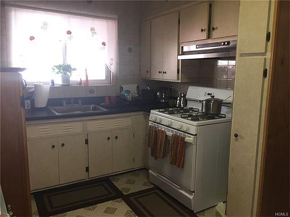 3rd image of 3316 Lurting Ave
