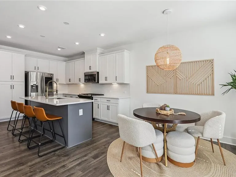 4414 Declan Dr — Photo 10