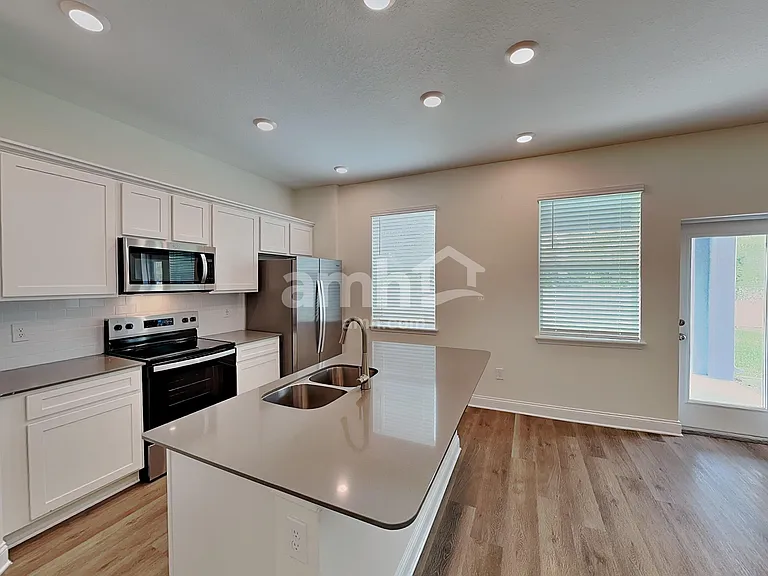 2578 Sunrise Landing Loop — Photo 3
