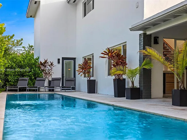 1651 SW 13th Ave — Photo 75