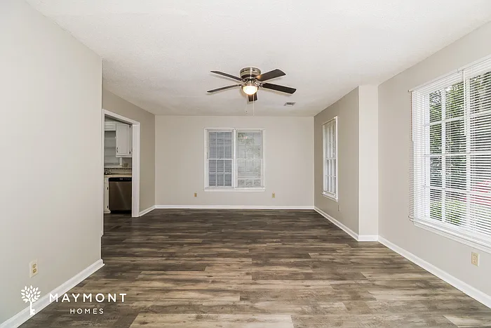 1411 Chadford Rd — Photo 3