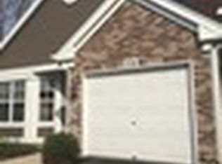 704 Kingsbridge Dr, Carol Stream, IL 60188