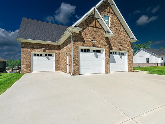 4th image of 312 Freeman Dr
