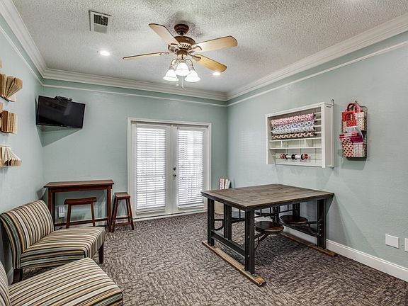 4th image of 2700 Martin Dr #1409917