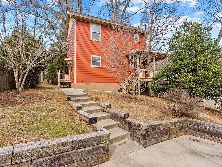 8 Thurland Ave — Photo 30