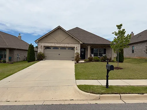 2412 Celia Ct SW Photo 1