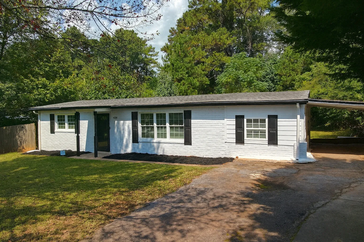 4 bed, 2.5 bath, 1250 sqft, $2,700 — Photo 1