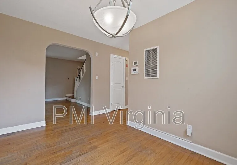 7805 Sheryl Dr — Photo 10