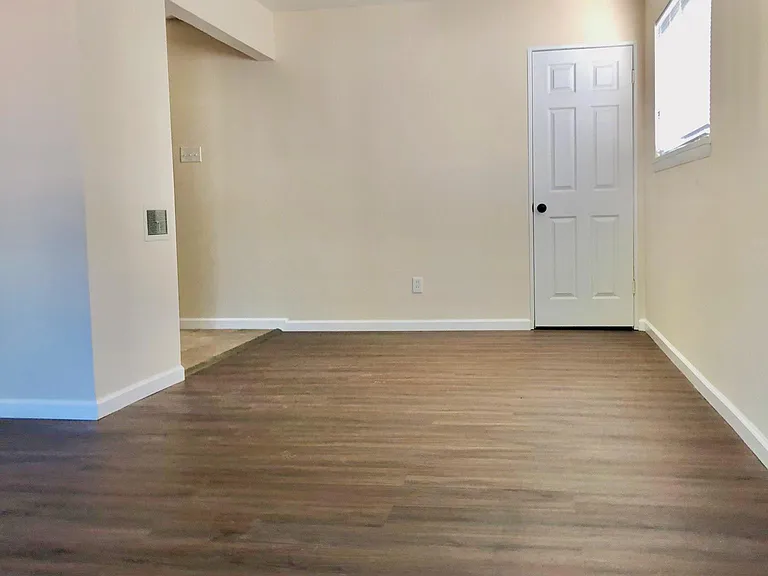 9708 Ridge Ave — Photo 9