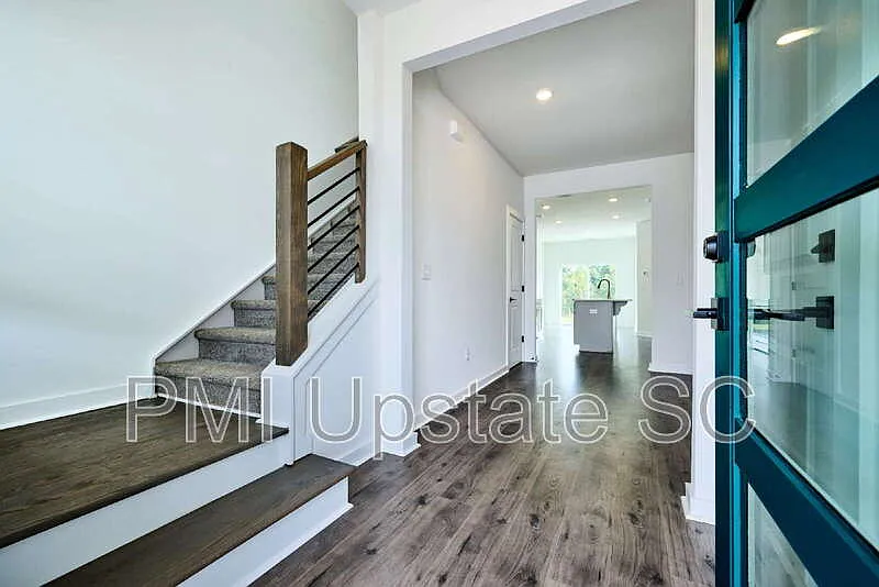 4 bed, 3.5 bath, 1810 sqft, $1,850 — Photo 4