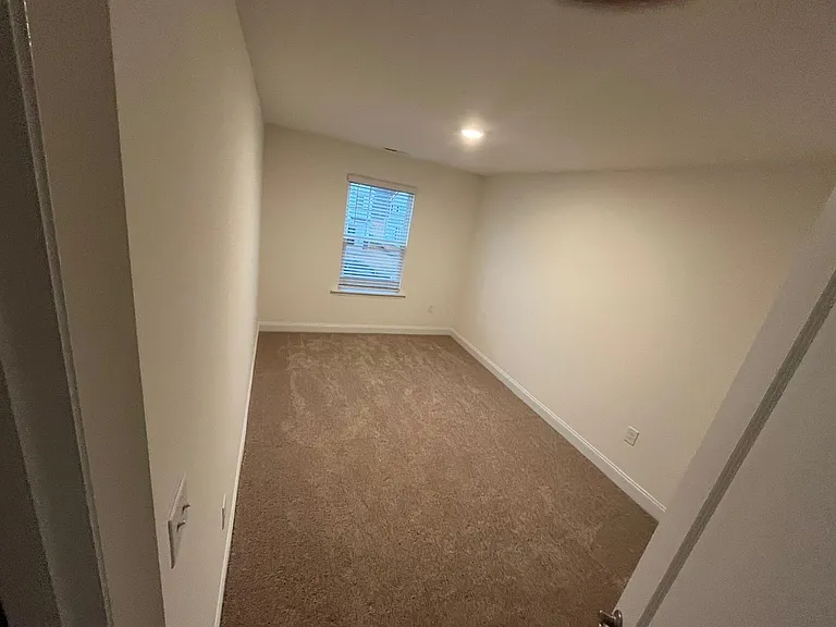 24 Lavender Ln — Photo 11