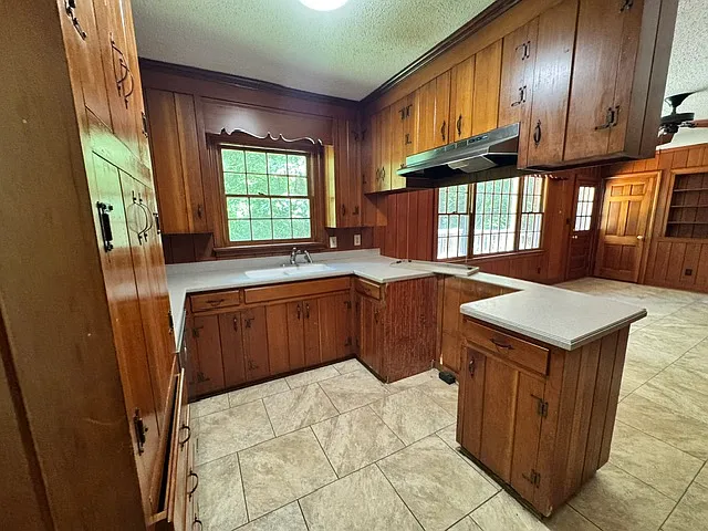 1715 Jonestown Rd — Photo 5