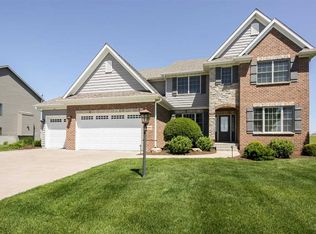 3404 Crow Lake Dr, Bettendorf, IA 52722