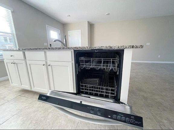 5th image of 10114 Salt Point Dr