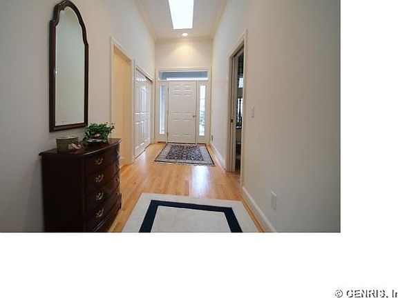 3rd image of 90 Tobey Ct