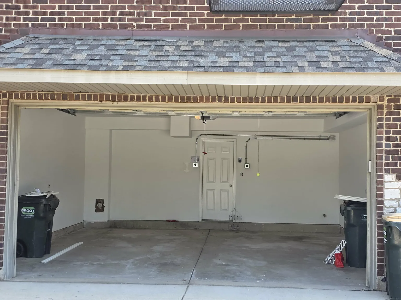 3 bed, 2.5 bath, 2051 sqft, $2,950 — Photo 4