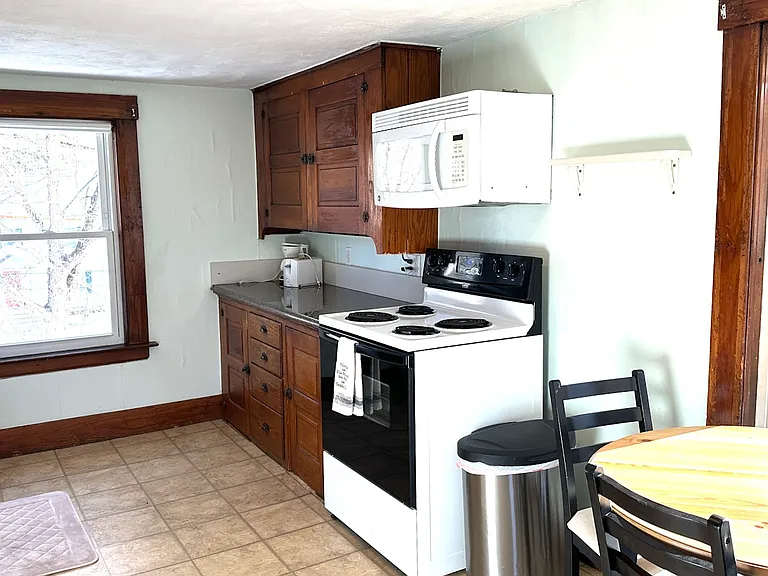 30 Dana St #A — Photo 12