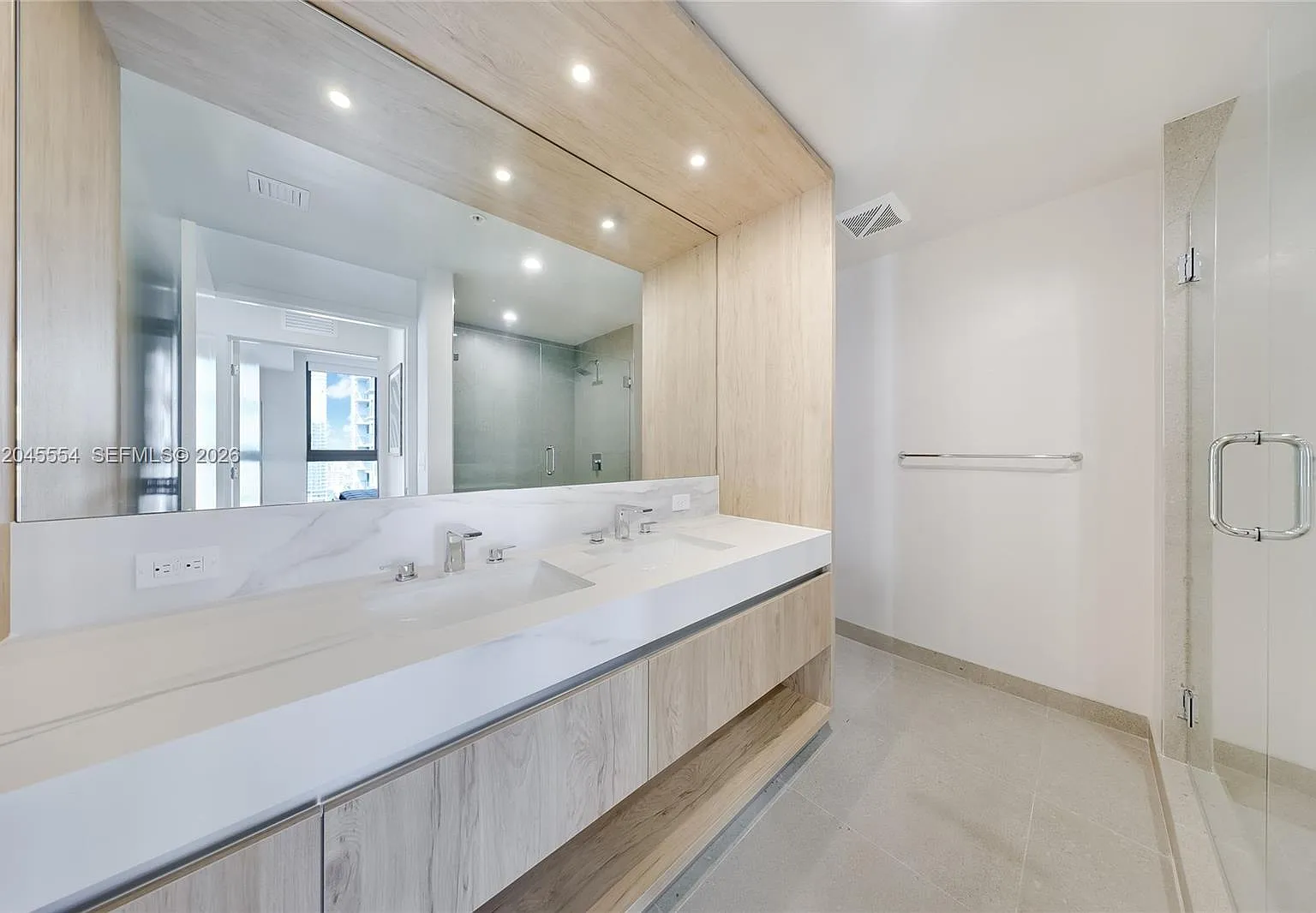 2 bed, 2.0 bath, 754 sqft, $3,550 — Photo 4