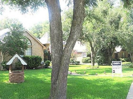1st image of 370 Meadowcreek Dr