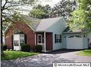 13 Farnworth Close, Freehold, NJ 07728