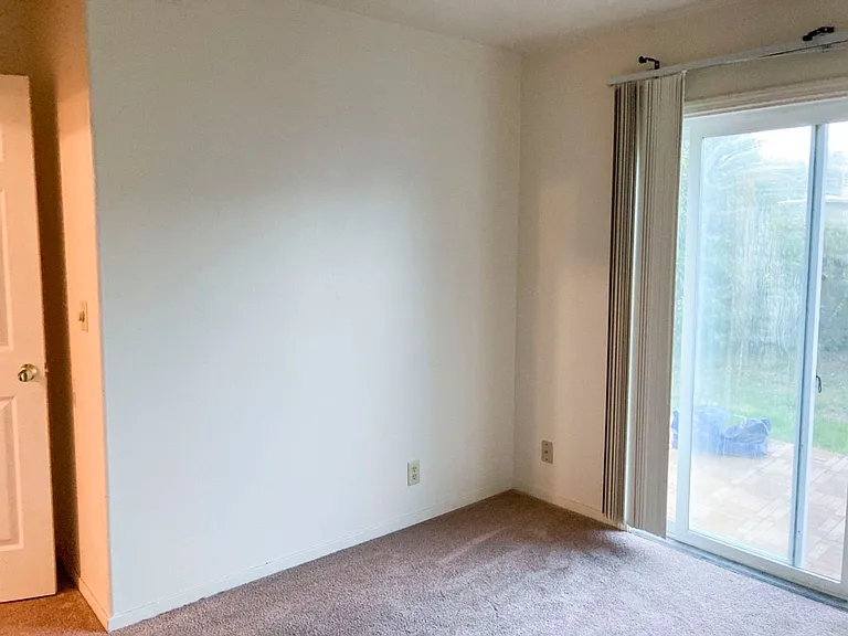 2025 Thiel Ave — Photo 16