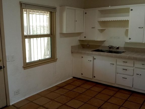 5th image of 4039 E Hayhurst Ln