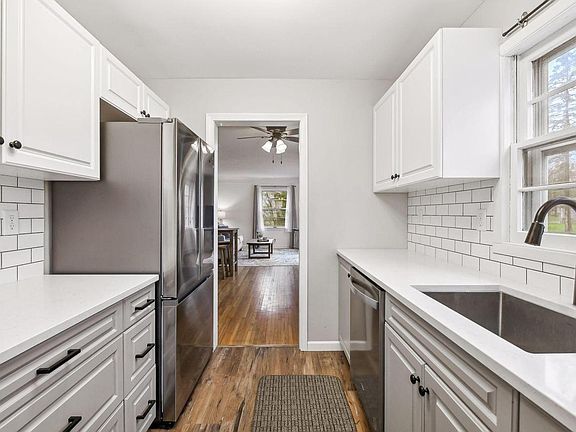 Kitchen - Main Floor