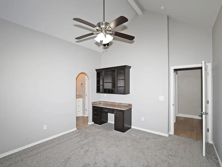 7501 Continental Pkwy — Photo 36