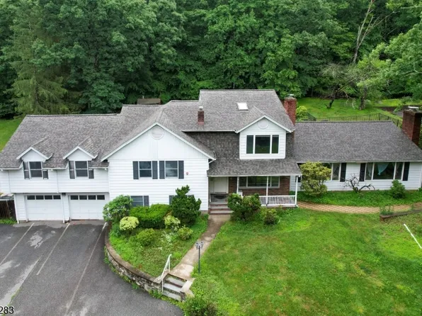 105 Ricker Dr, Ringwood Boro, NJ 07456