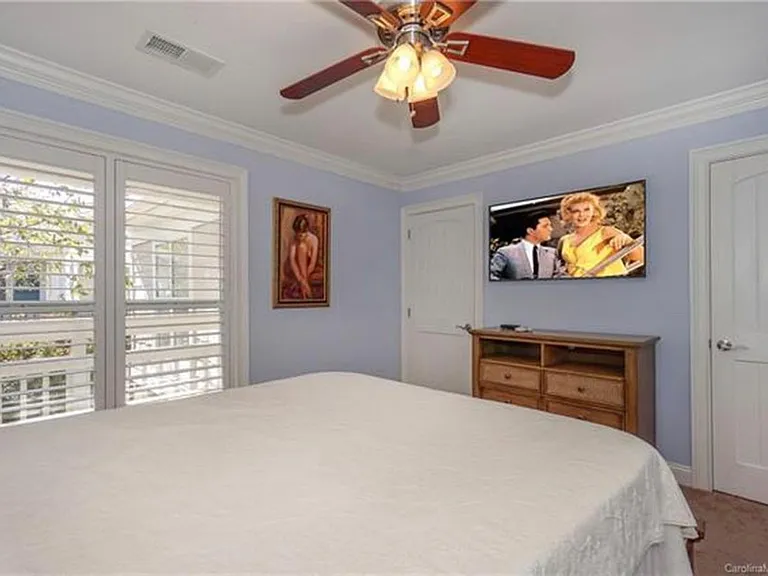 1217 Torrence Cres — Photo 10