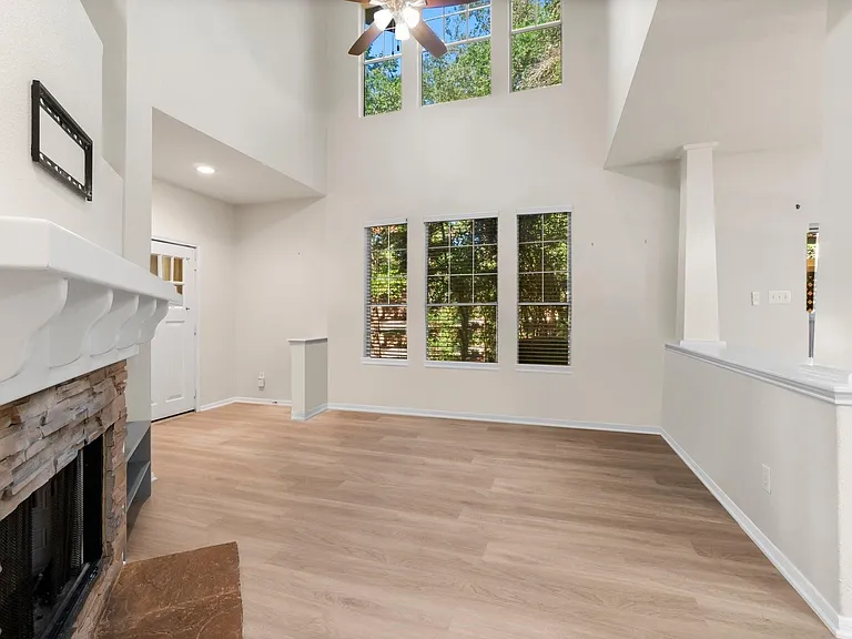 75 Scarlet Woods Ct — Photo 6
