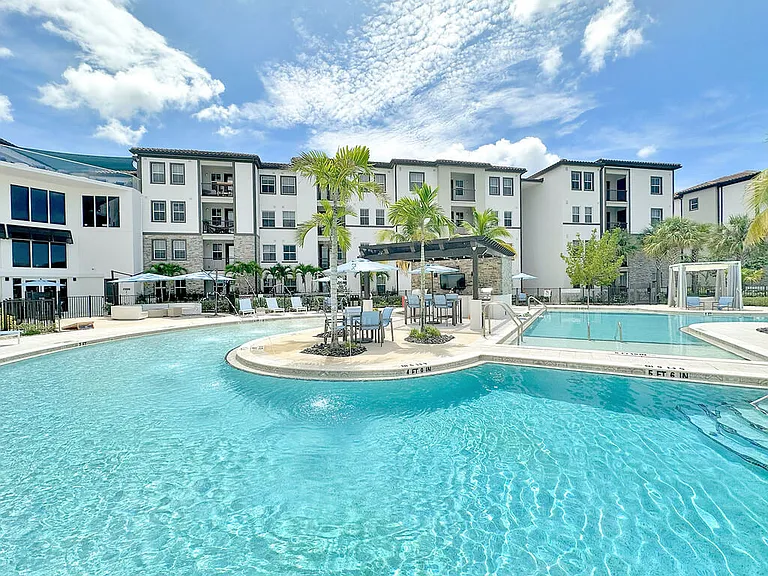 Legacy Naples Apartments — Photo 6