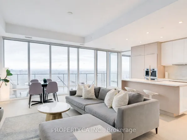 488 University Ave, Toronto, ON