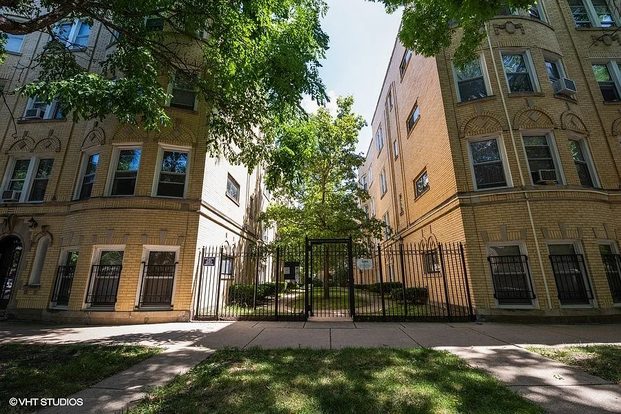 4439 N Wolcott Ave #3E