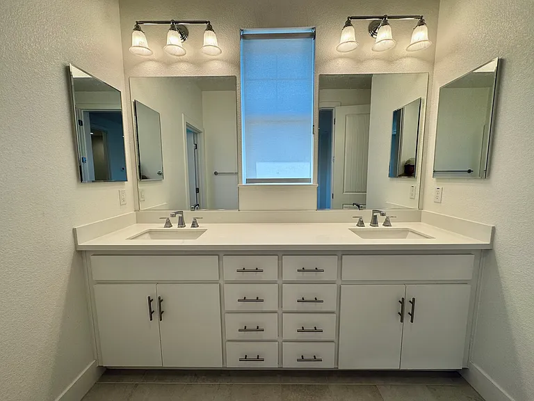 3551 Teeling Way — Photo 8