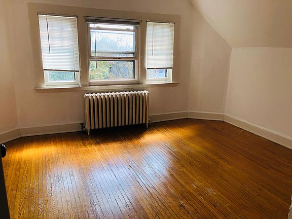 4th image of 63 Arlington Pl