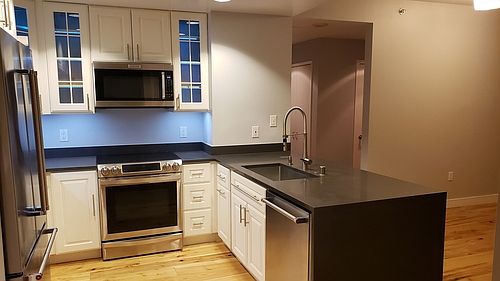 2nd image of 260 King St #906