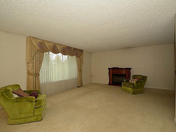2nd image of 2327 E 35th Ave