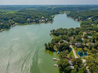 8375 Lakeshore Dr, Dexter, IA 50070