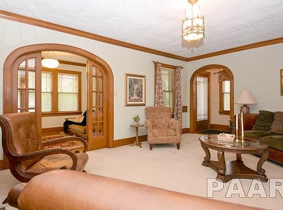 4th image of 701 W Meadows Pl