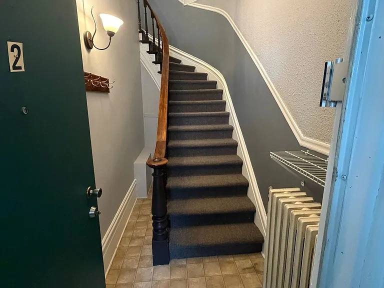 277 William St — Photo 2