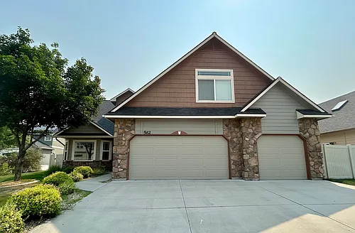 562 N Paddington Pl Photo 1