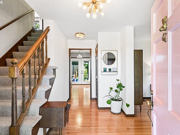 5th image of 13506 NE Hassalo St